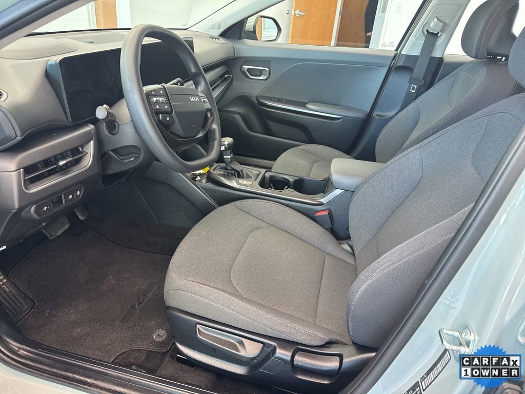 Used 2025 Kia K4 LXS image 6