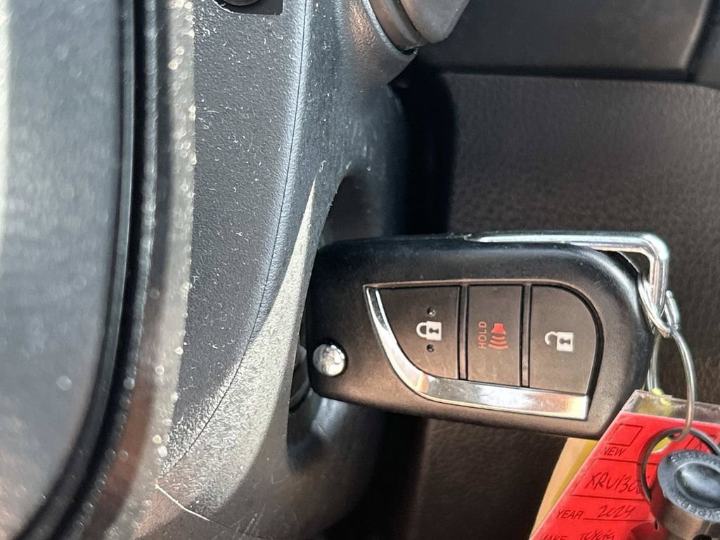 Used 2024 Toyota RAV4 LE AWD/4WD image 32