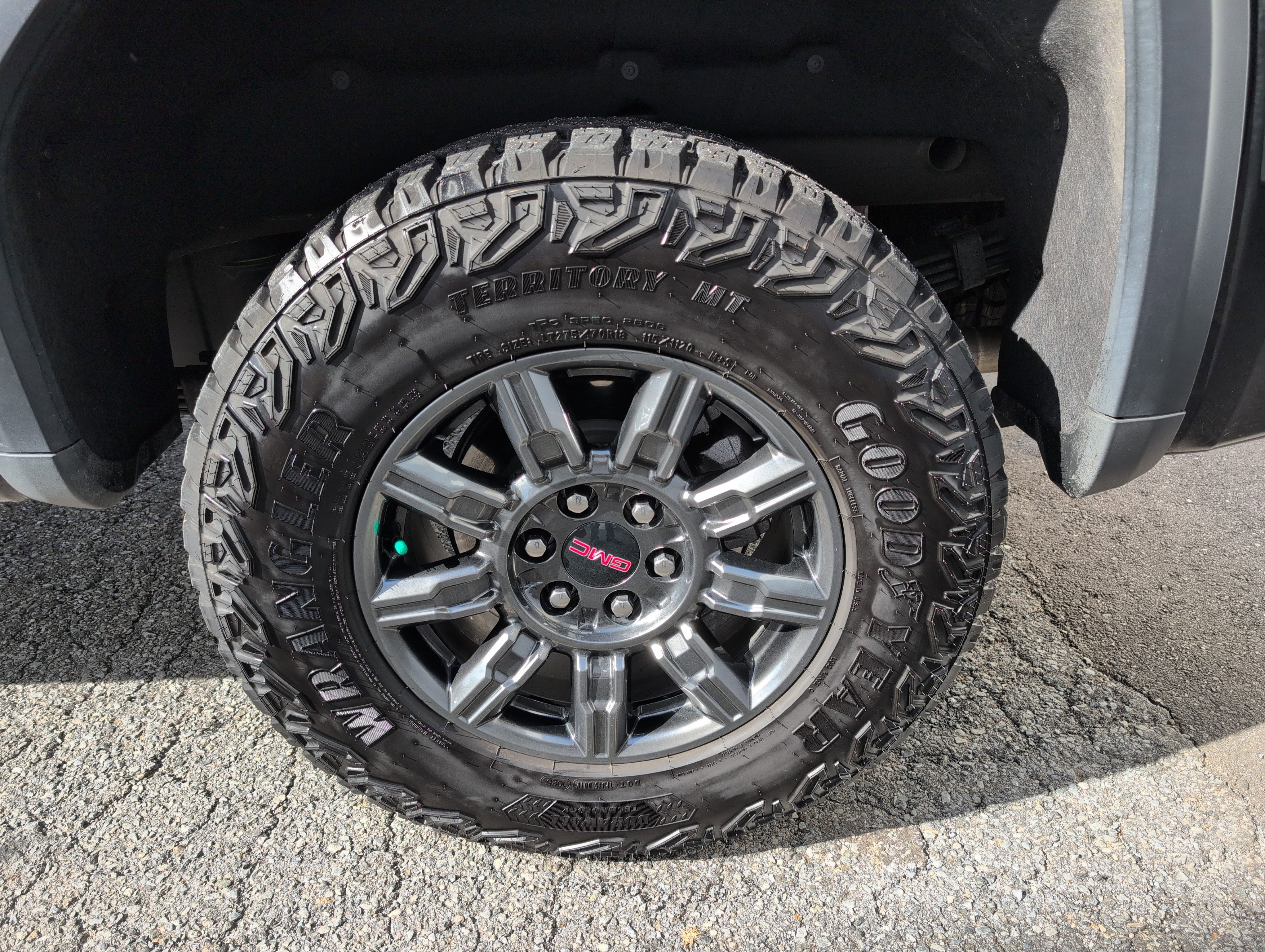 Used 2025 GMC Sierra 1500 AT4X image 8