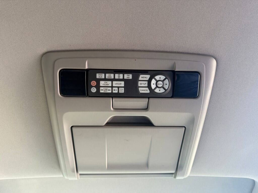 Used 2013 Honda Odyssey Touring Elite image 26