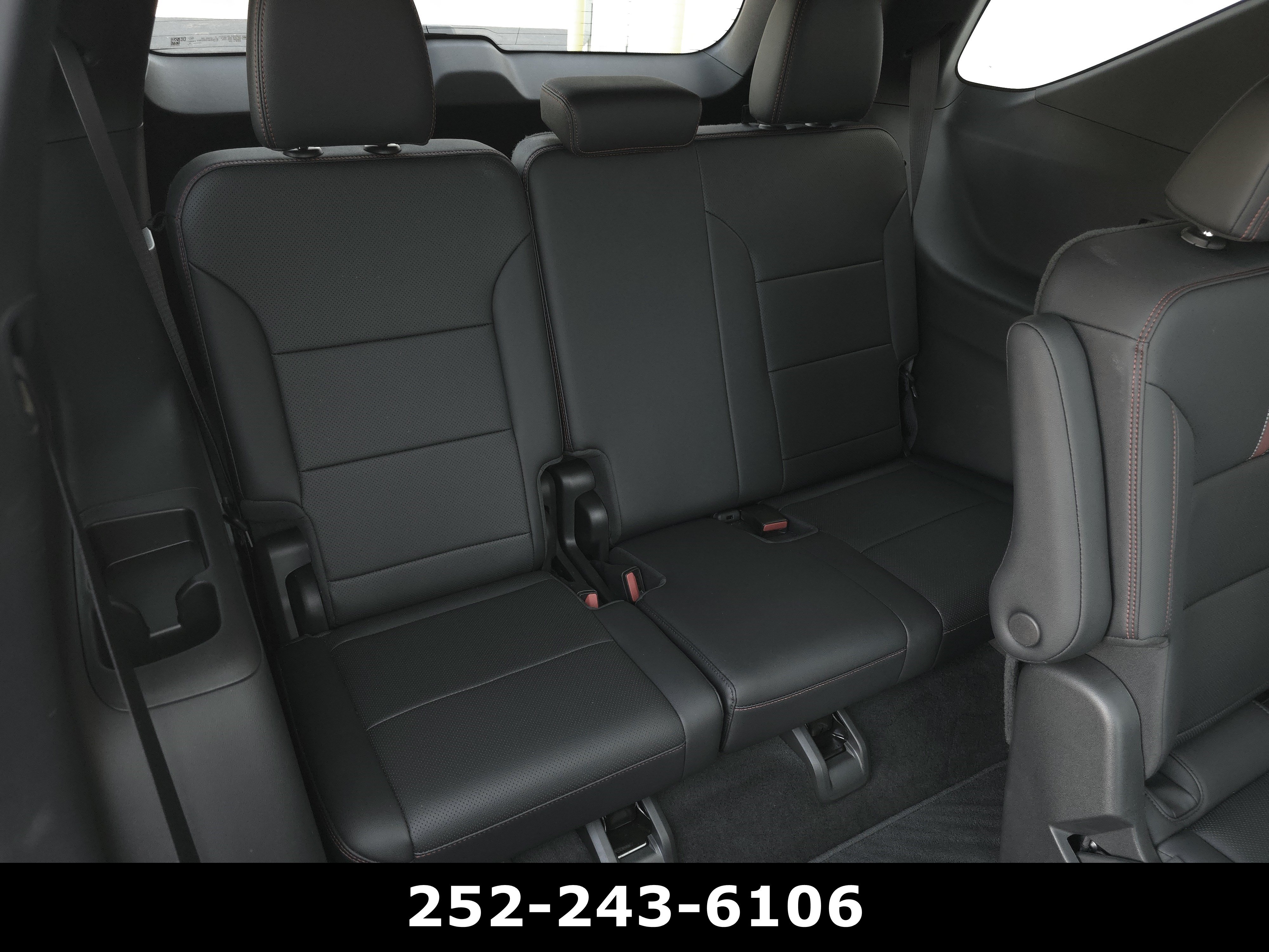 Used 2026 Chevrolet Traverse RS FWD image 44