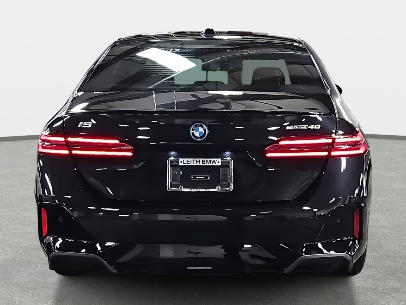 Certified 2025 BMW i5 eDrive40i w/ M Sport Package image 7