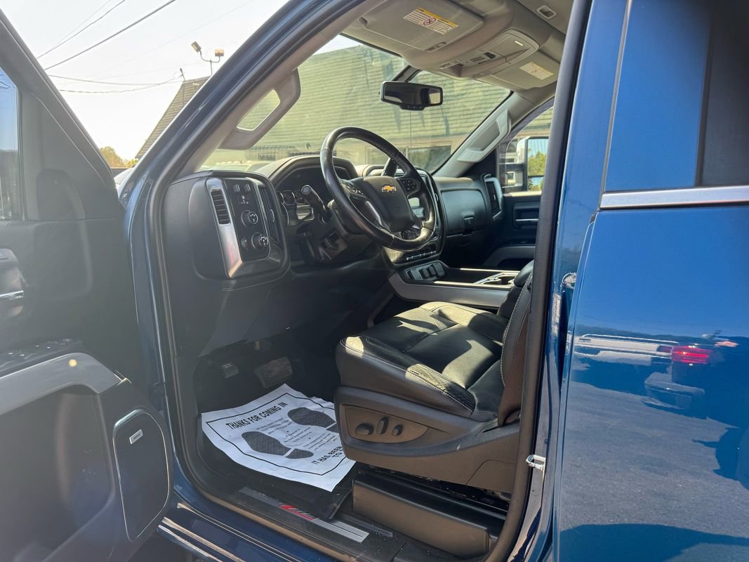 Used 2019 Chevrolet Silverado 2500 LTZ w/ LTZ Plus Package image 17