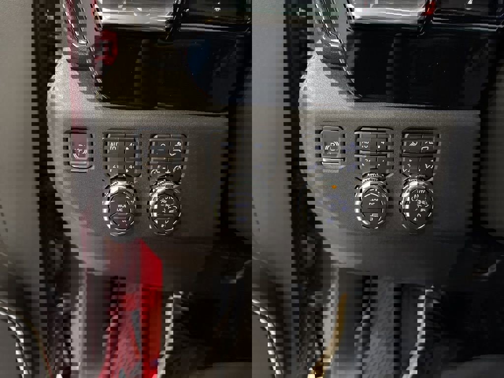 New 2026 GMC Sierra 2500 SLT AWD/4WD image 33