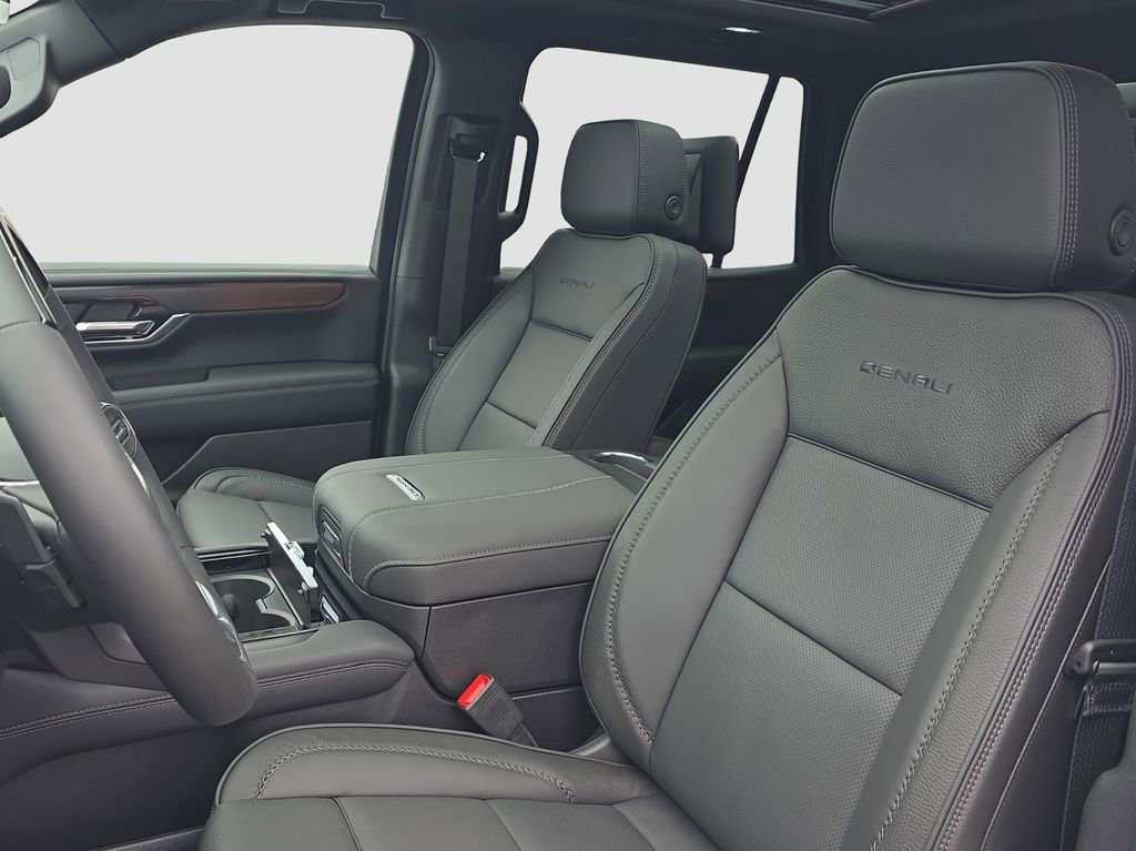 New 2026 GMC Yukon Denali image 7