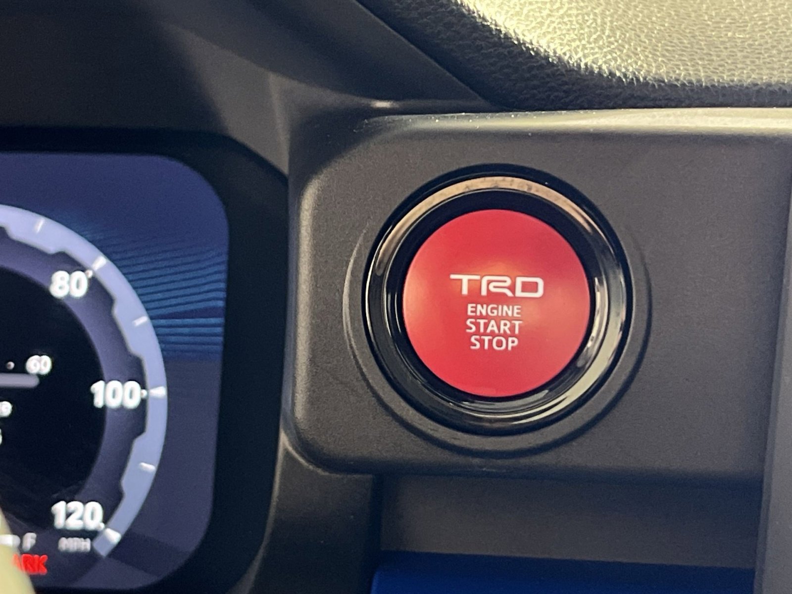 Used 2025 Toyota Tacoma TRD Off-Road image 32