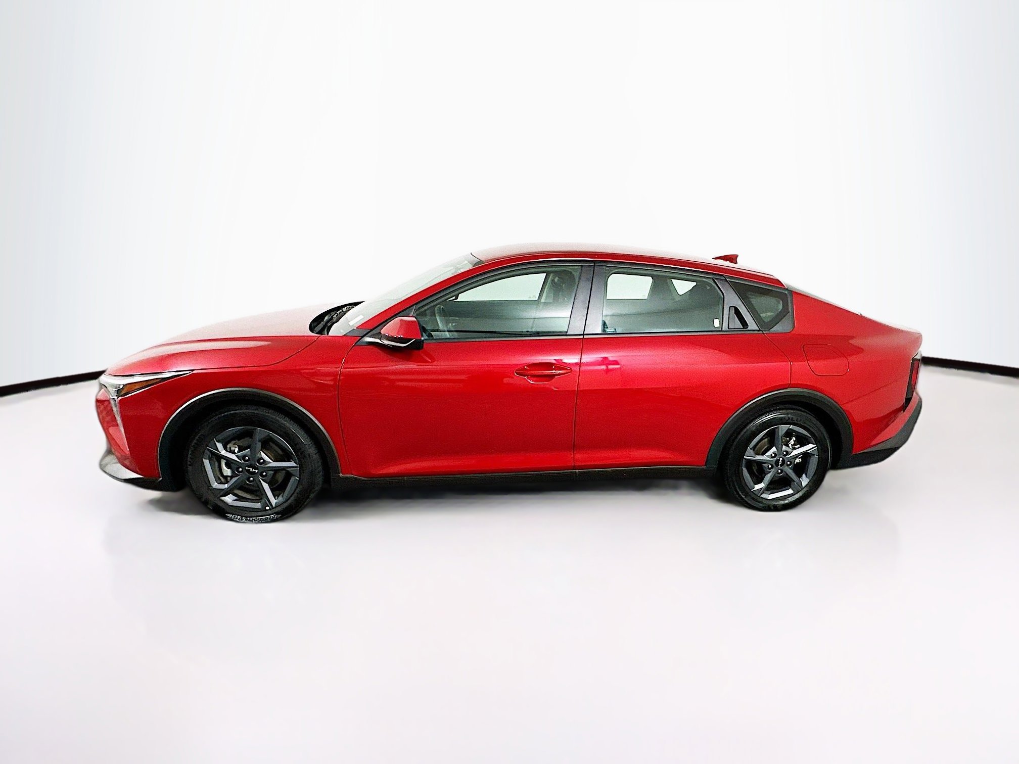 Used 2025 Kia K4 LXS FWD image 4