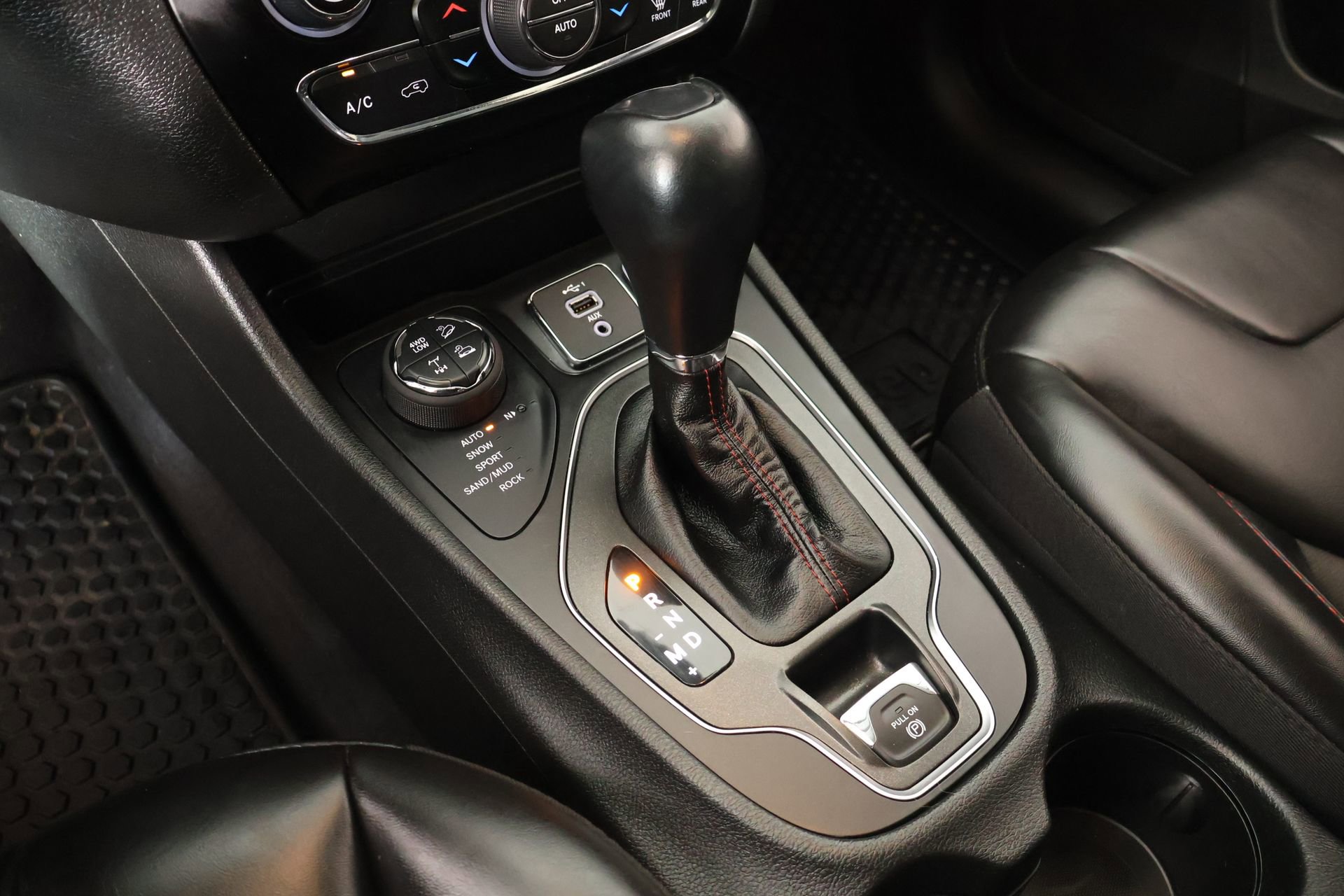 Used 2023 Jeep Cherokee Trailhawk w/ Trailer Tow Group image 10