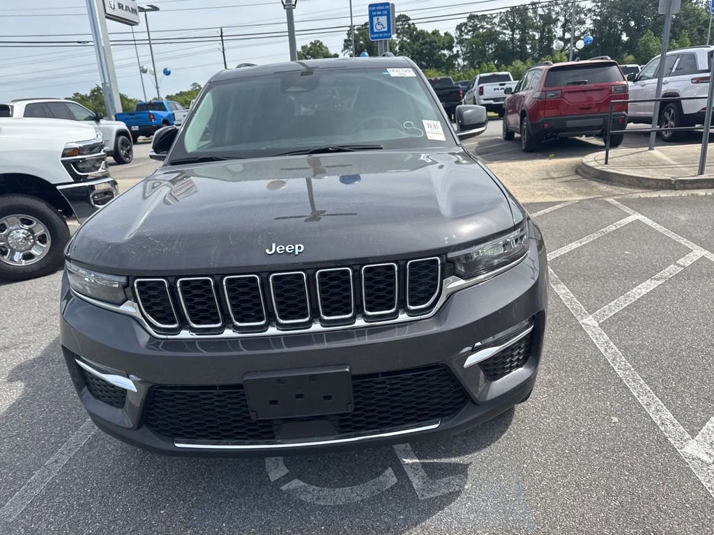 Used 2023 Jeep Grand Cherokee 4WD 4xe image 2