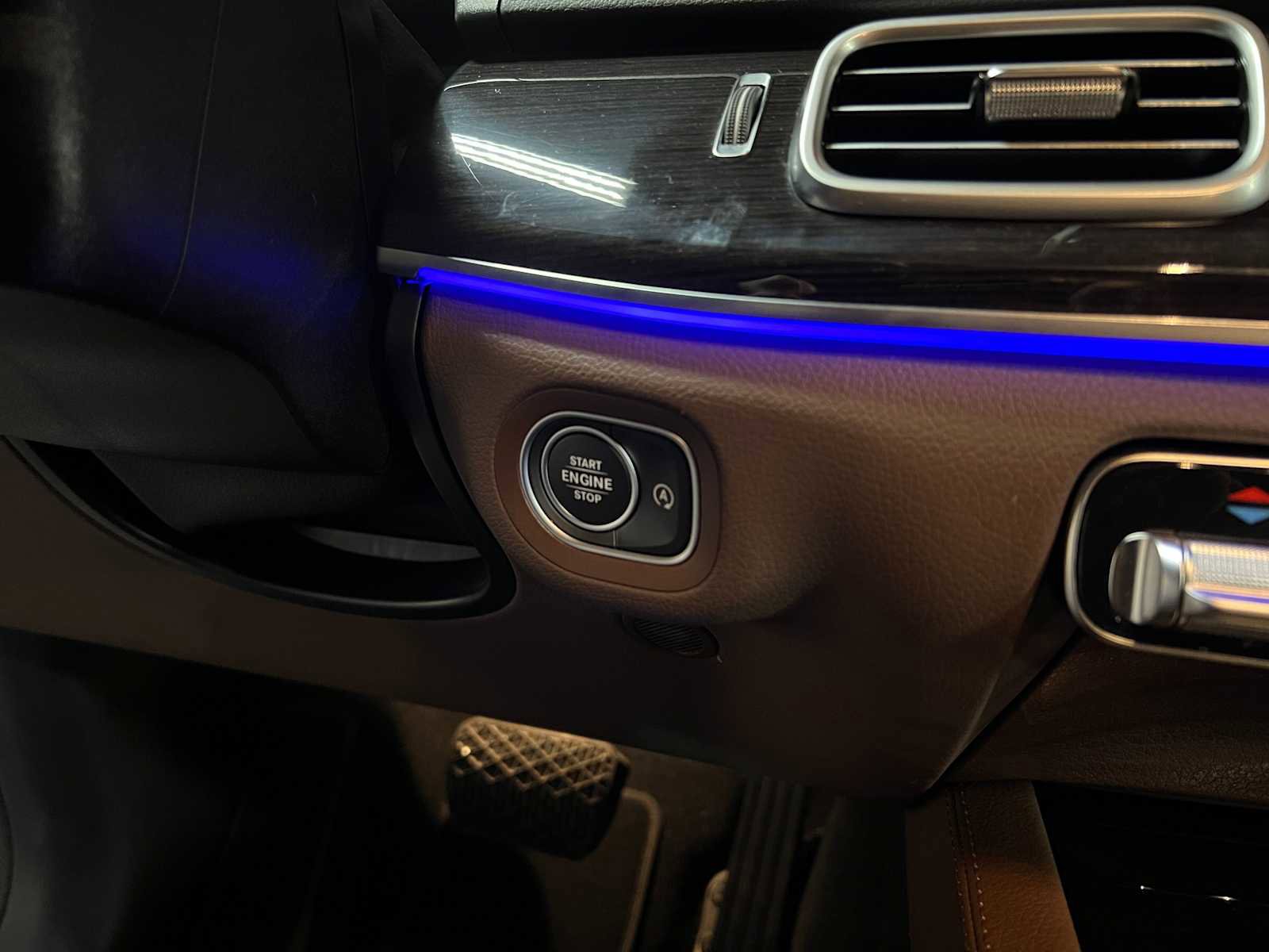 Certified 2025 Mercedes-Benz GLS 450 4MATIC image 30