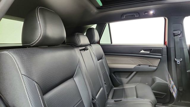 Used 2021 Volkswagen Atlas Cross Sport SE w/ Panoramic Sunroof Package image 25