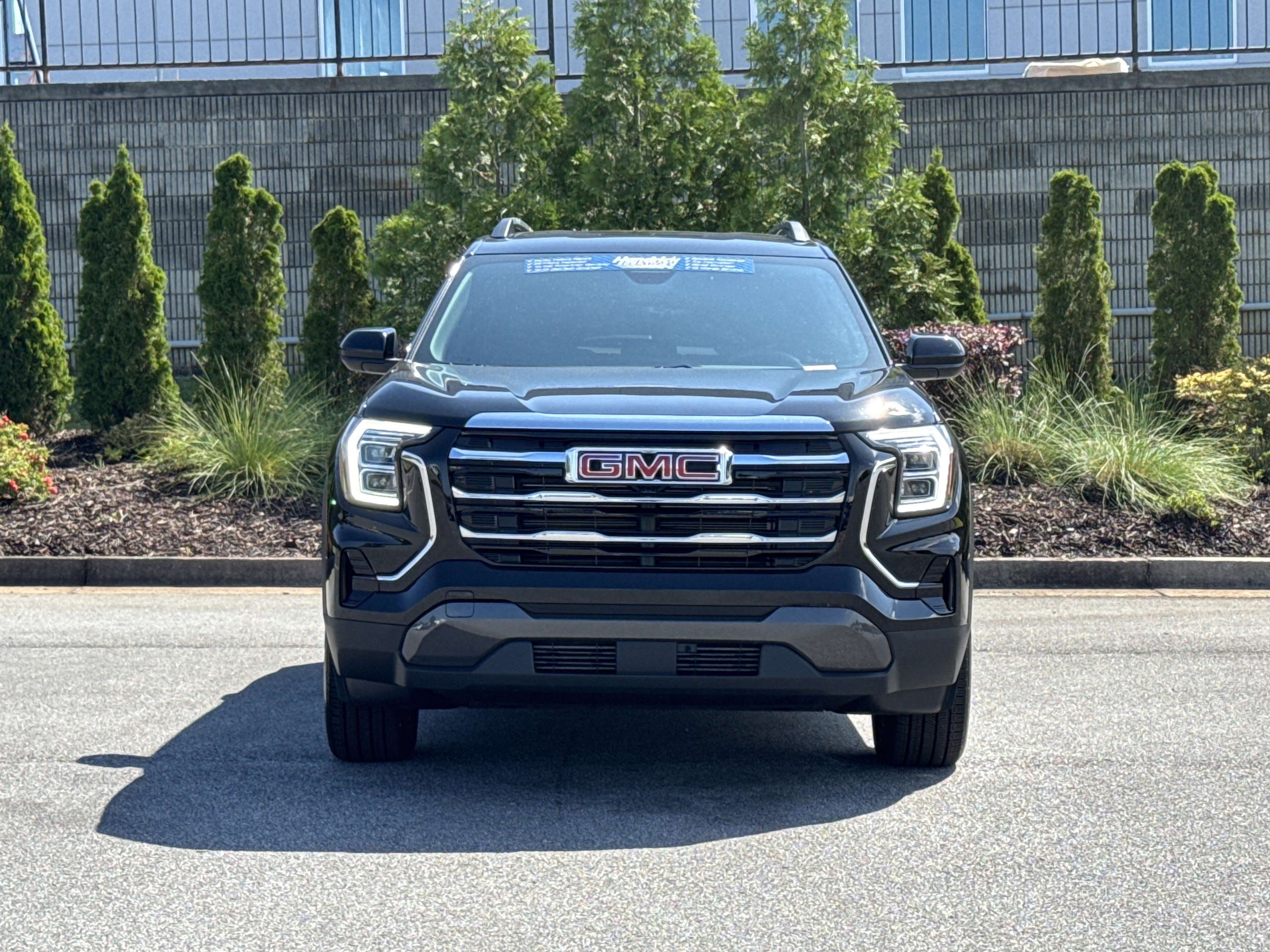 Used 2026 GMC Terrain Elevation w/ Elevation Premium Package FWD image 3