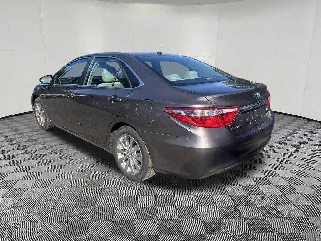 Used 2015 Toyota Camry XLE w/ Moonroof Package FWD image 12