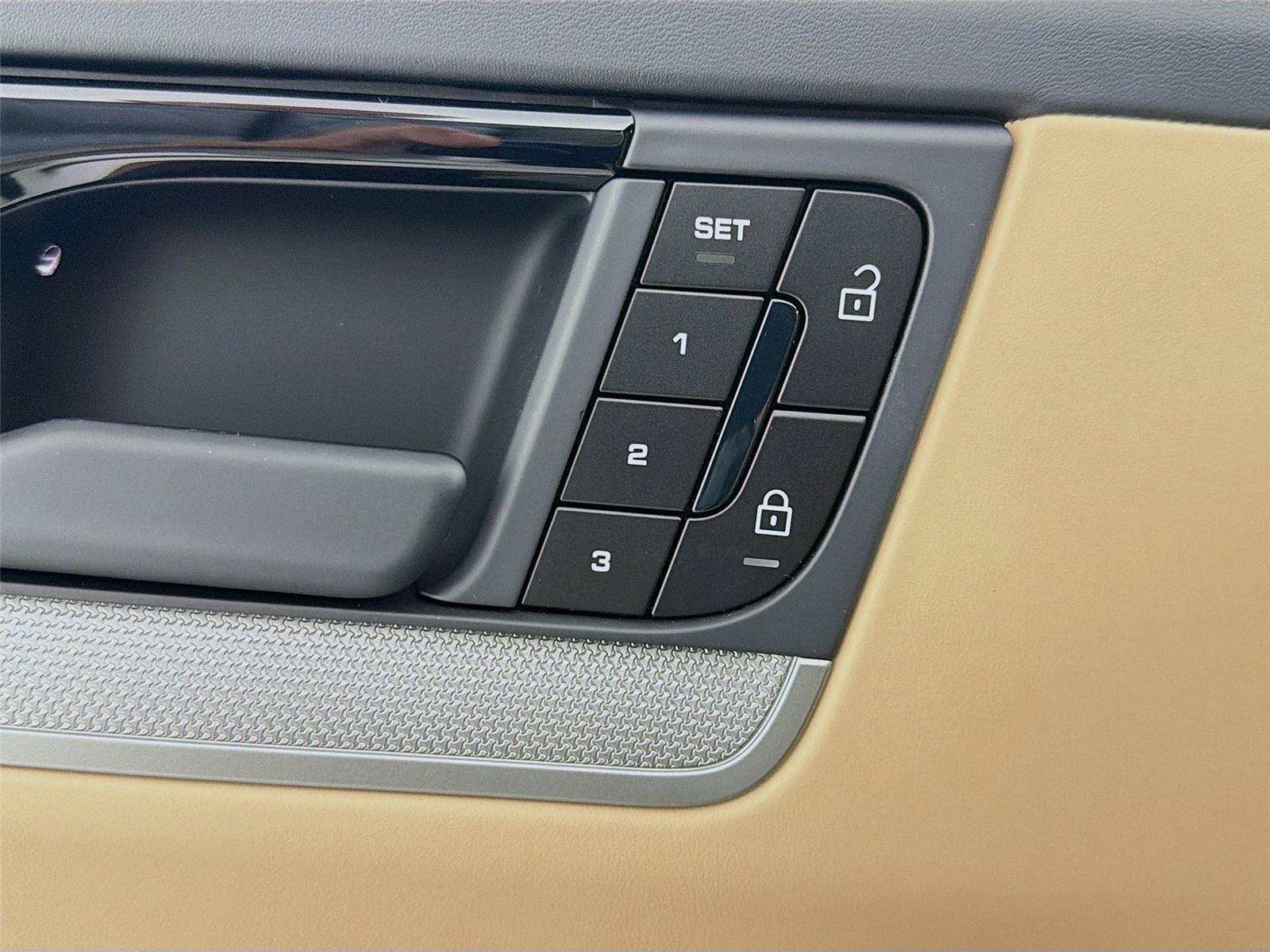 New 2026 Porsche Cayenne Coupe AWD/4WD image 10