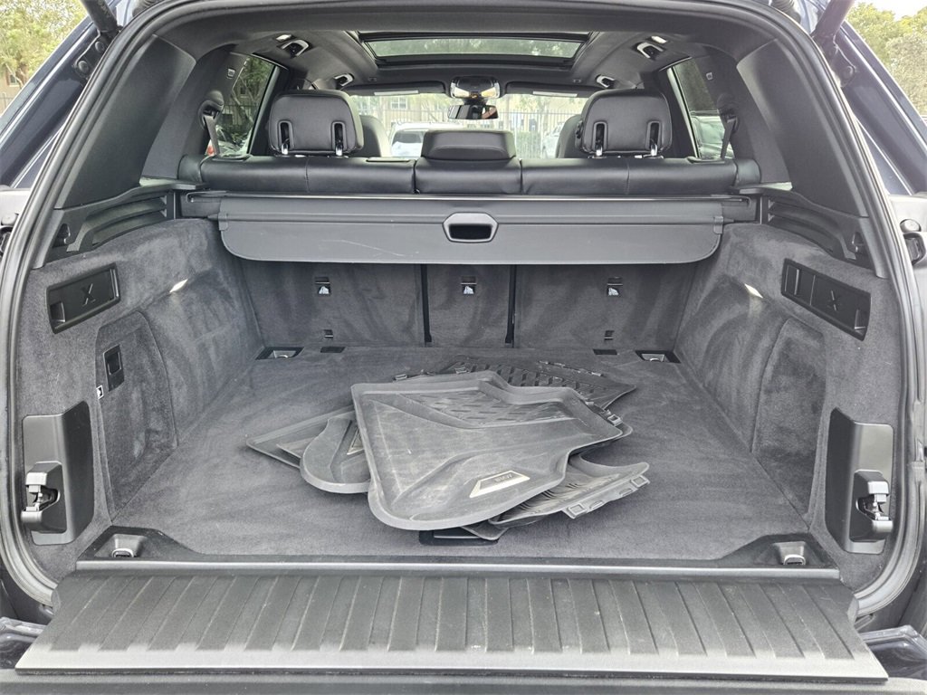 Used 2022 BMW X5 xDrive40i w/ M Sport Package image 14
