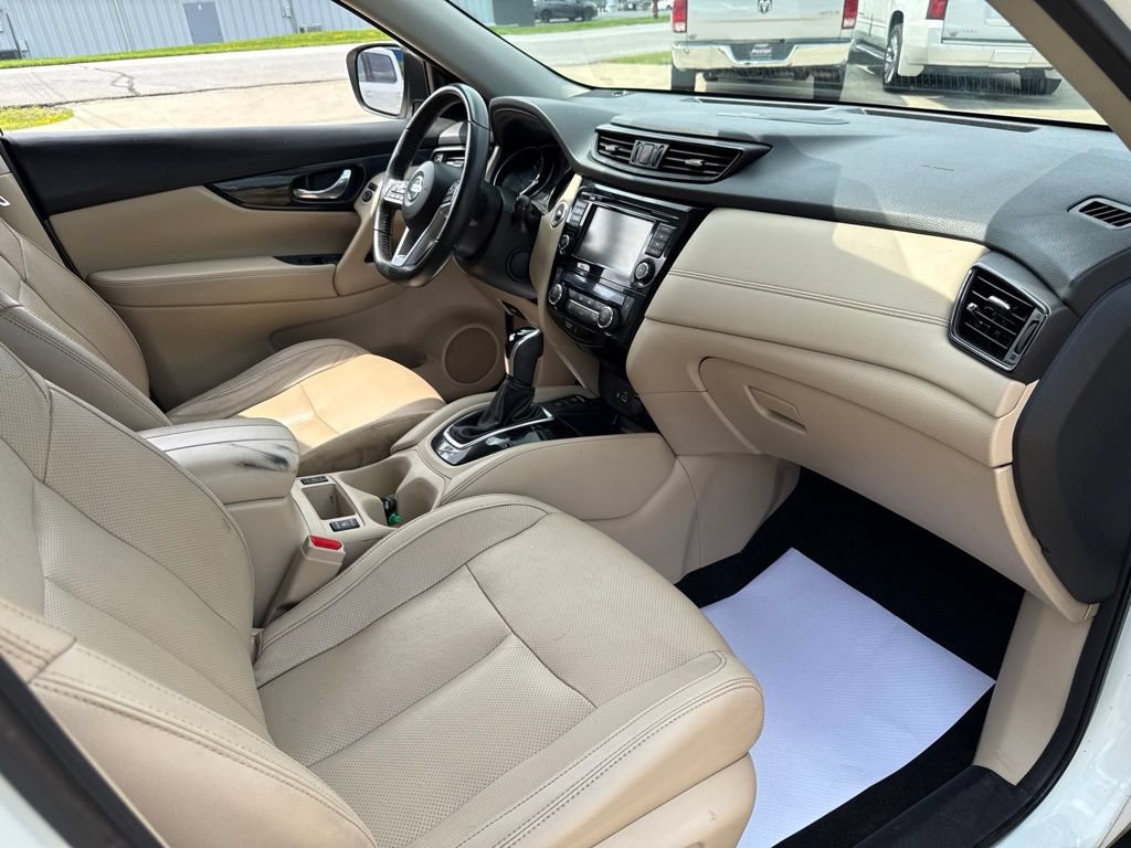 Used 2019 Nissan Rogue SL AWD/4WD image 39