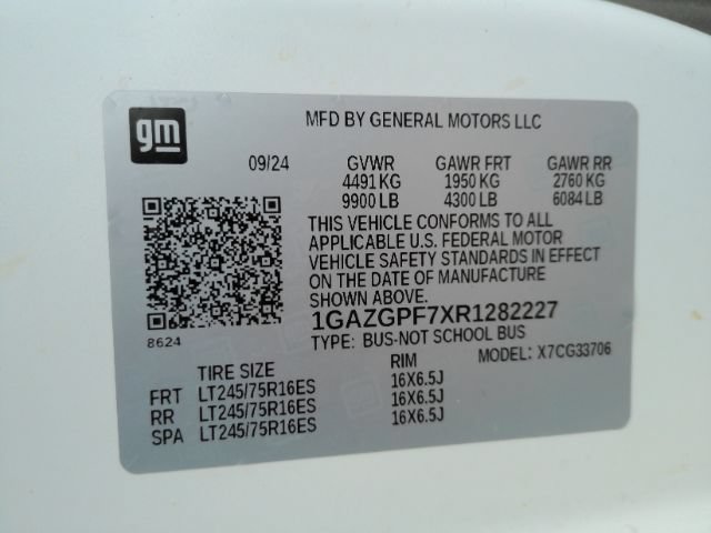Used 2024 Chevrolet Express 3500 LT w/ LT Preferred Equipment Group RWD image 35