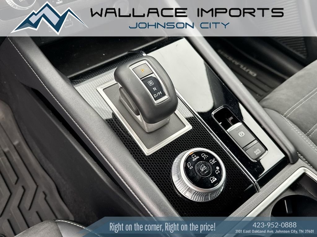 Used 2023 Mitsubishi Outlander SE Black Edition image 17