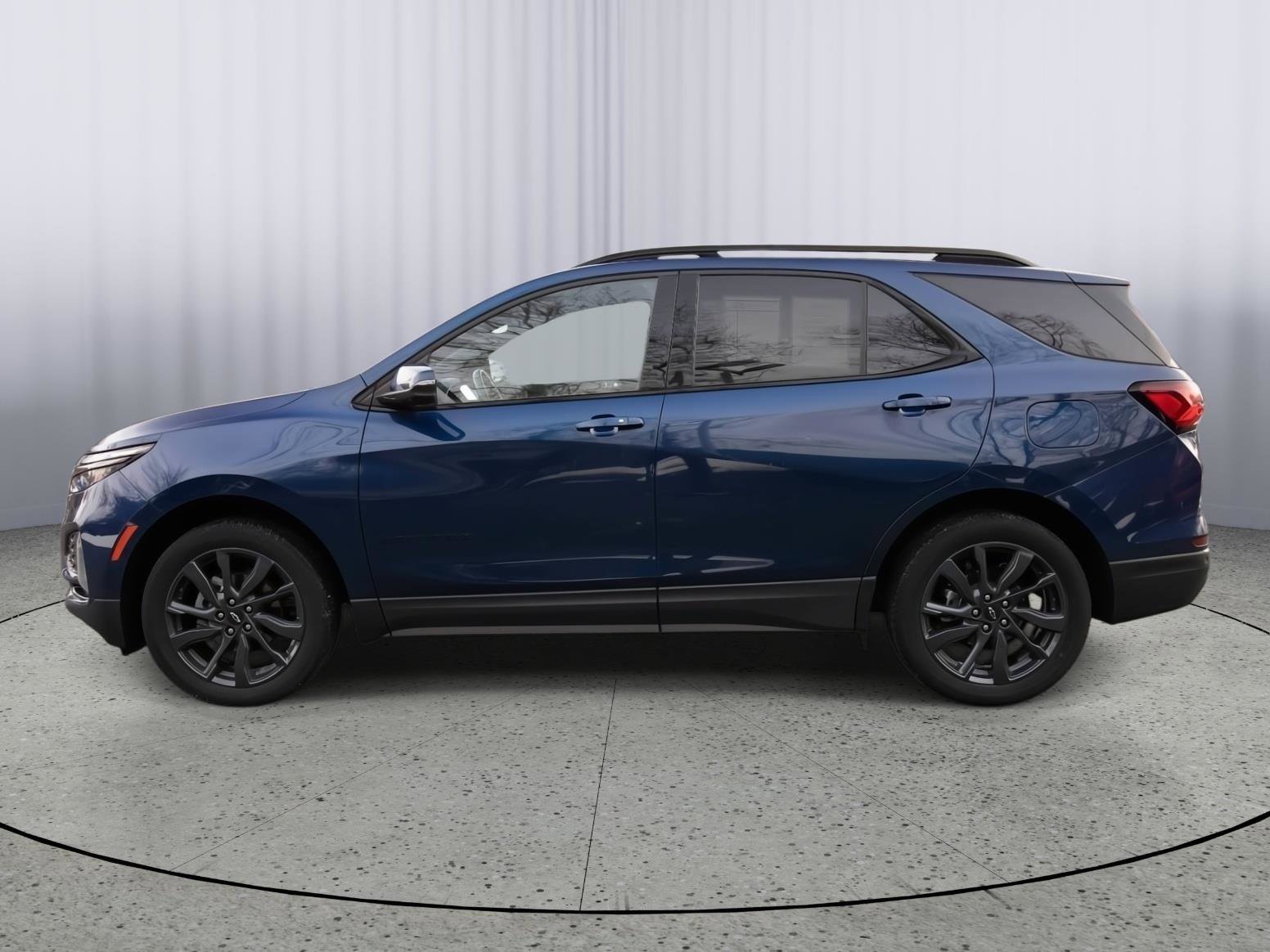 Used 2022 Chevrolet Equinox RS w/ Infotainment Package image 18