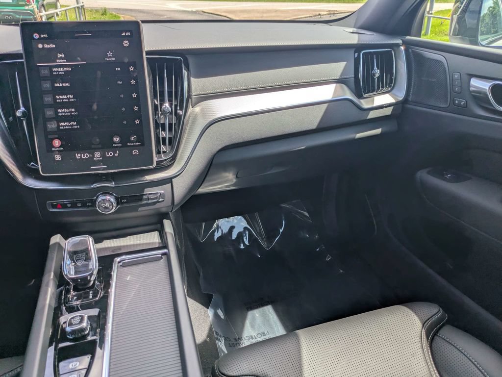 New 2026 Volvo XC60 B5 Ultra w/ Protection Package Premier AWD/4WD image 18
