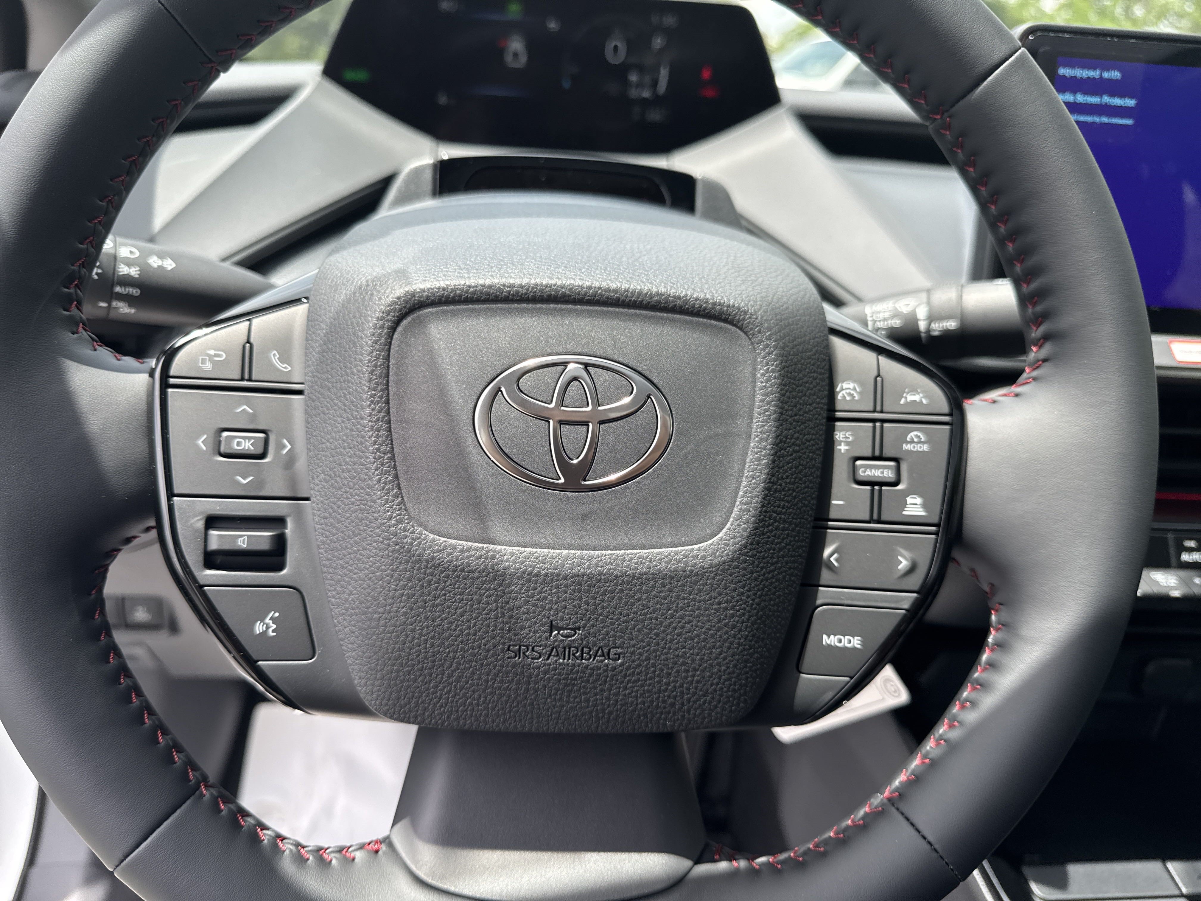 New 2025 Toyota Prius Plug-In Hybrid FWD image 18