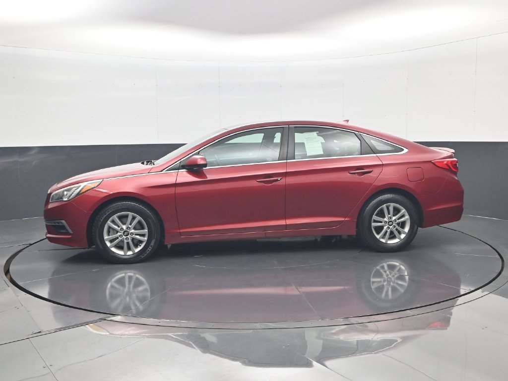 Used 2015 Hyundai Sonata SE w/ Cargo Package FWD image 9