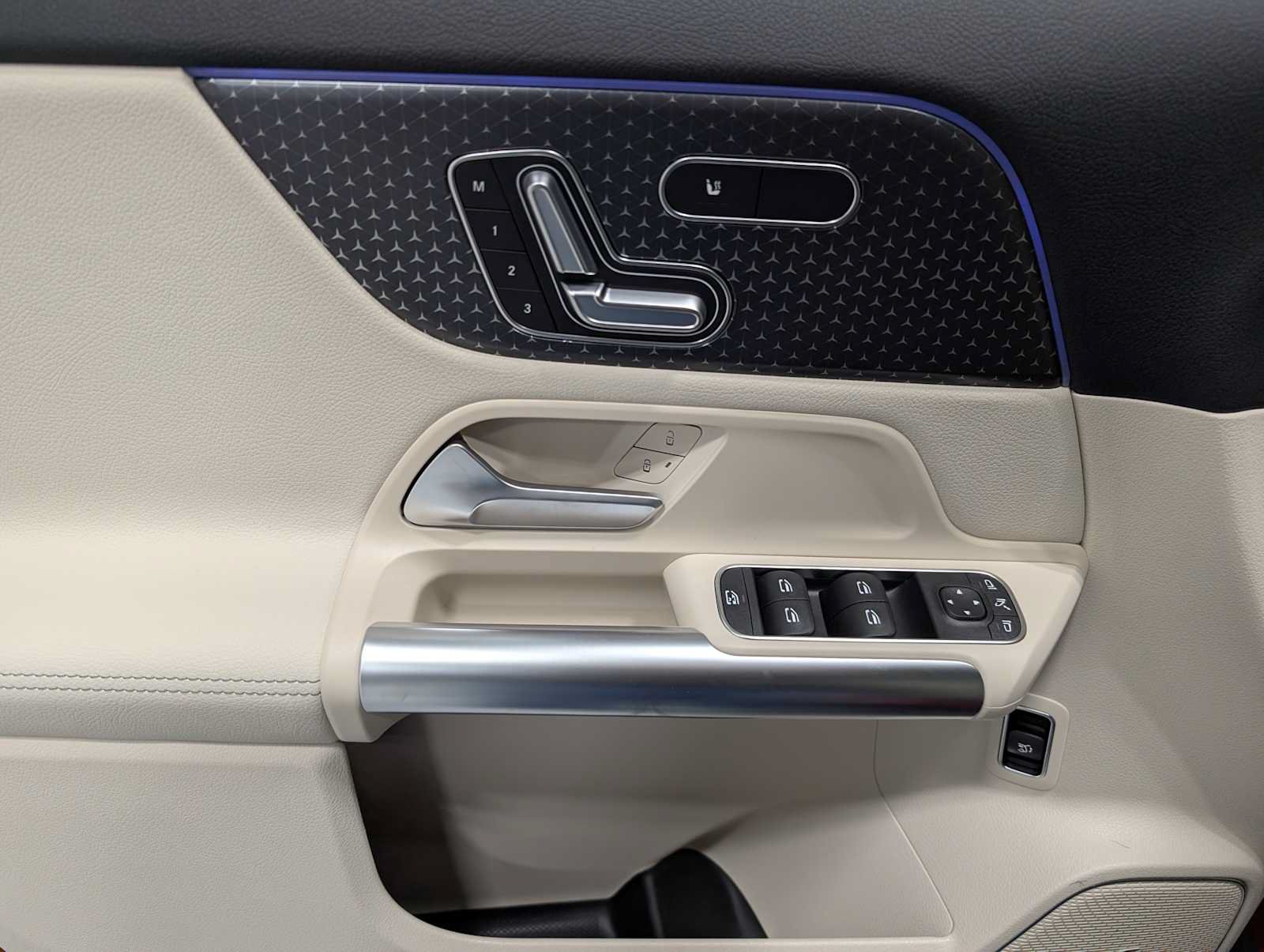 New 2026 Mercedes-Benz GLA 250 4MATIC image 32