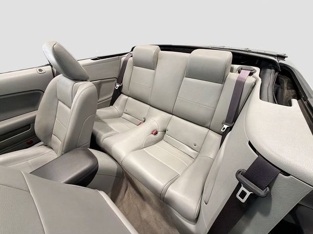 Used 2007 Ford Mustang Deluxe image 19