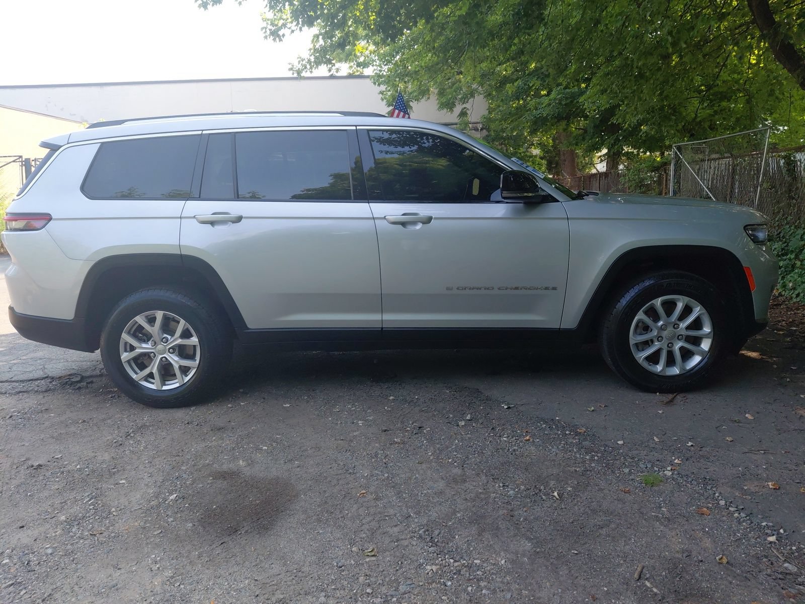 Used 2021 Jeep Grand Cherokee L Limited AWD/4WD image 40