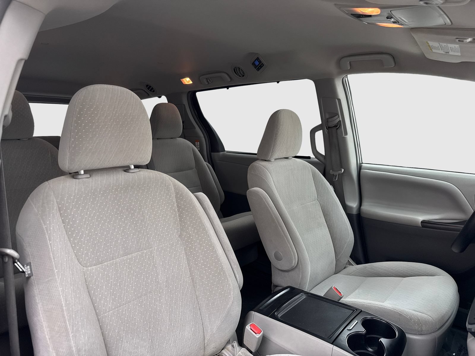 Used 2017 Toyota Sienna LE FWD image 39