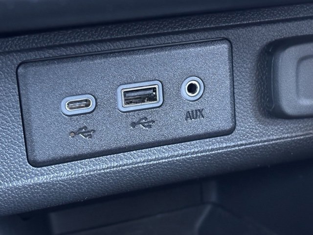 Used 2020 Buick Encore GX Select image 30