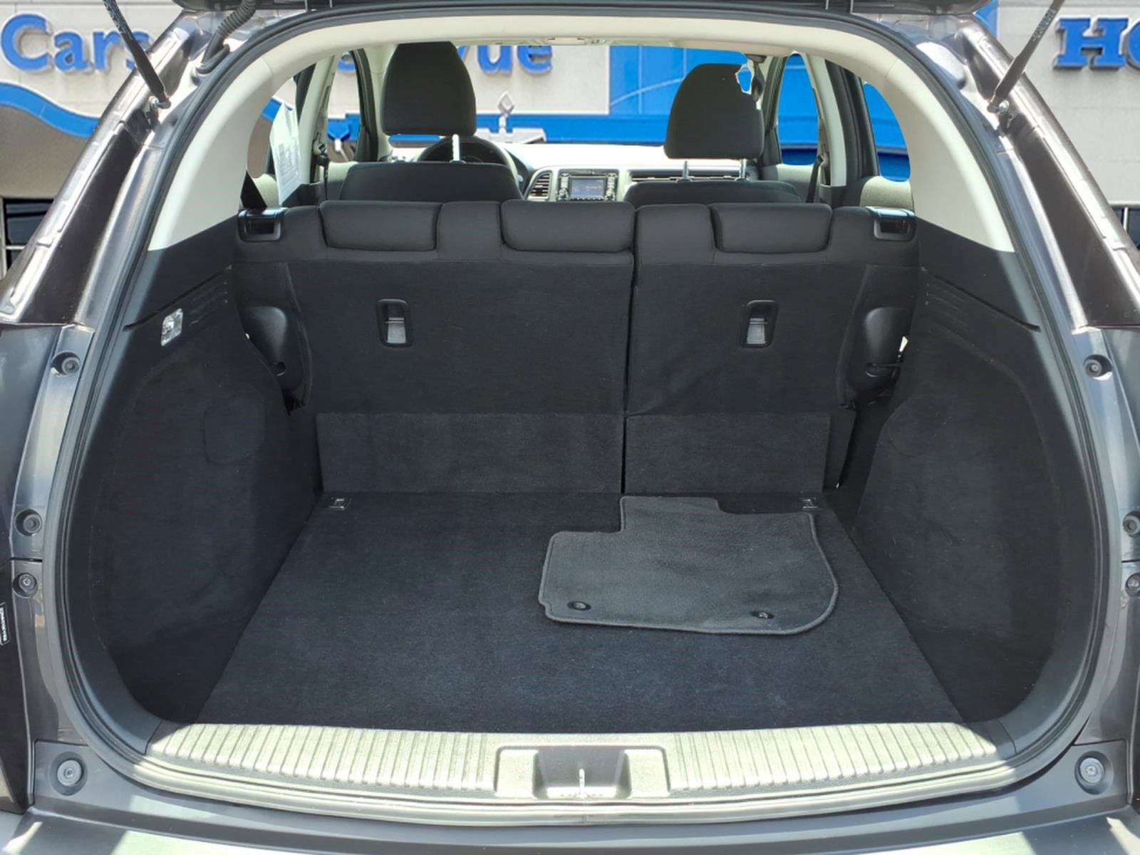 Used 2016 Honda HR-V LX image 9