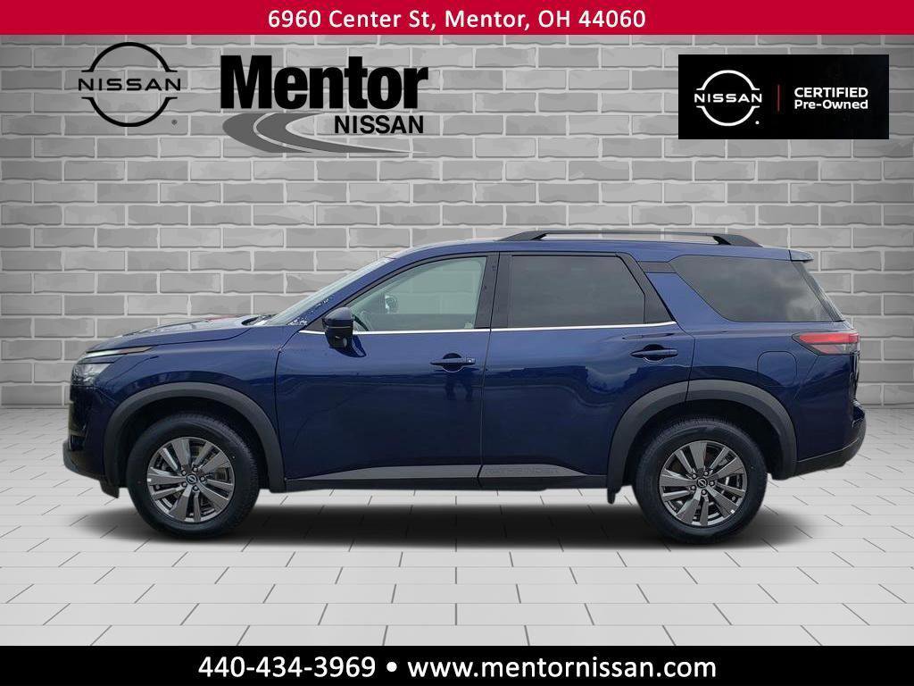 Certified 2025 Nissan Pathfinder SV image 4