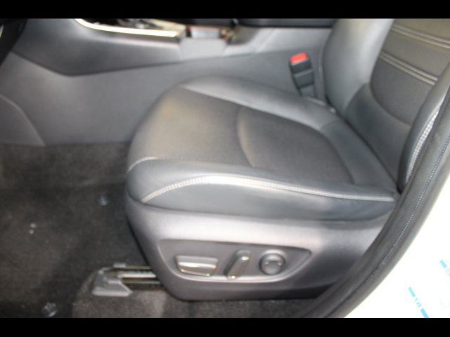 Used 2020 Toyota RAV4 Limited AWD/4WD image 19