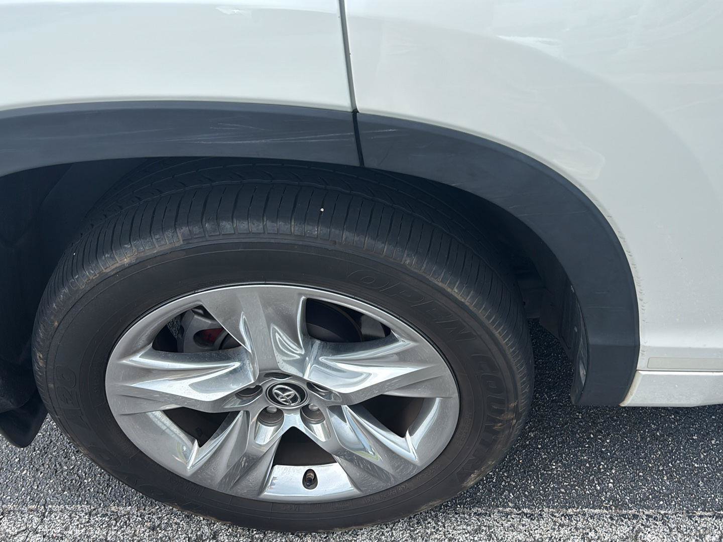 Used 2018 Toyota Highlander FWD V6 image 11