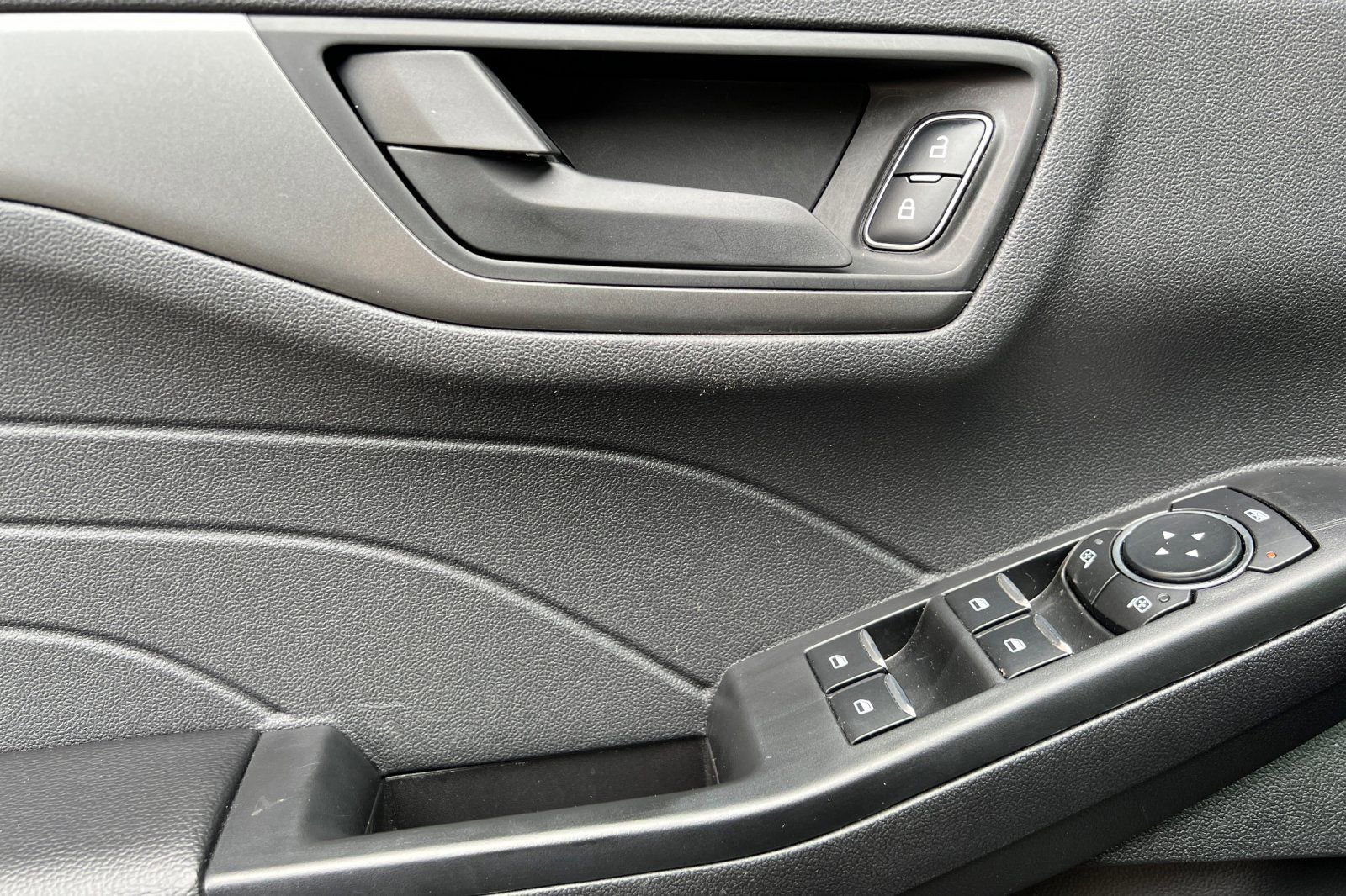 Used 2025 Ford Escape Active image 12