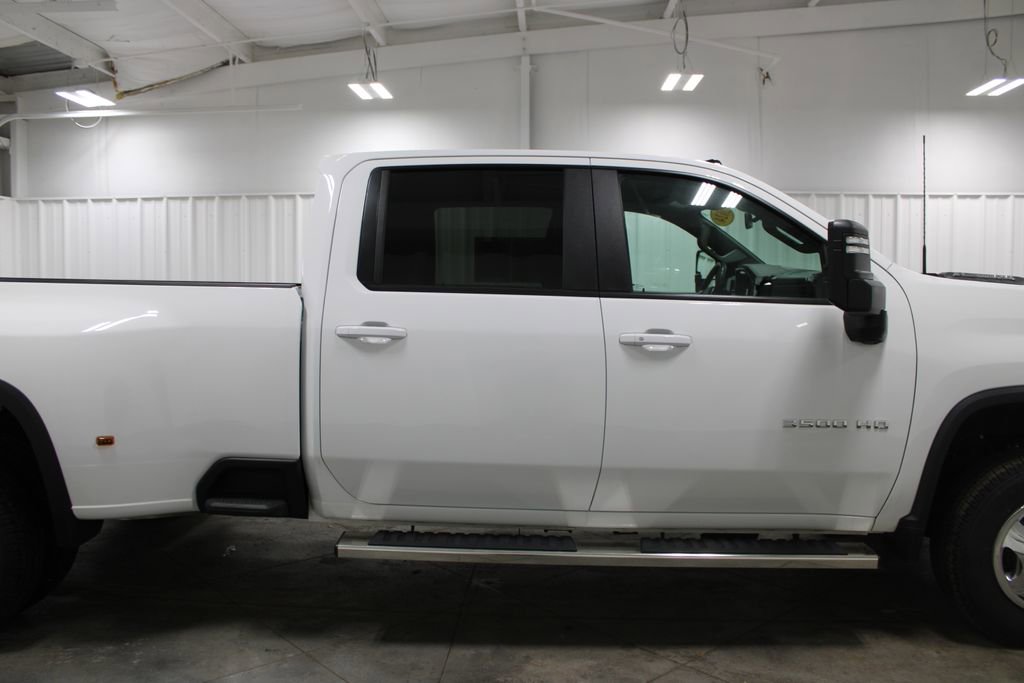 Used 2024 Chevrolet Silverado 3500 LT w/ Convenience Package image 11