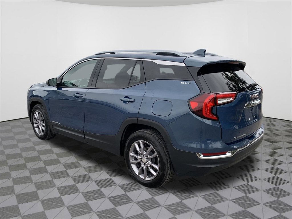 Used 2024 GMC Terrain SLT image 14