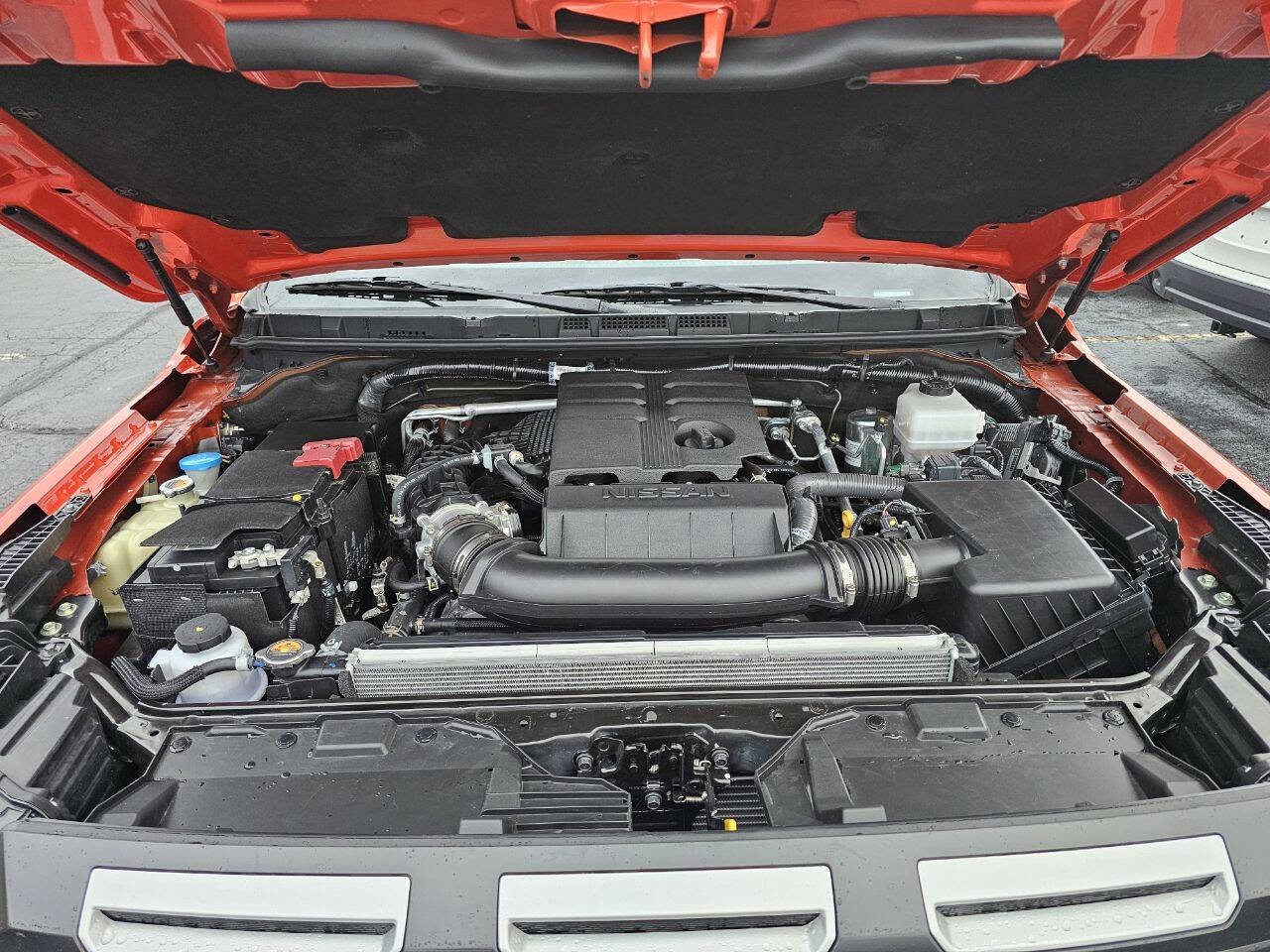 Used 2025 Nissan Frontier PRO-4X w/ Pro Convenience Package image 17