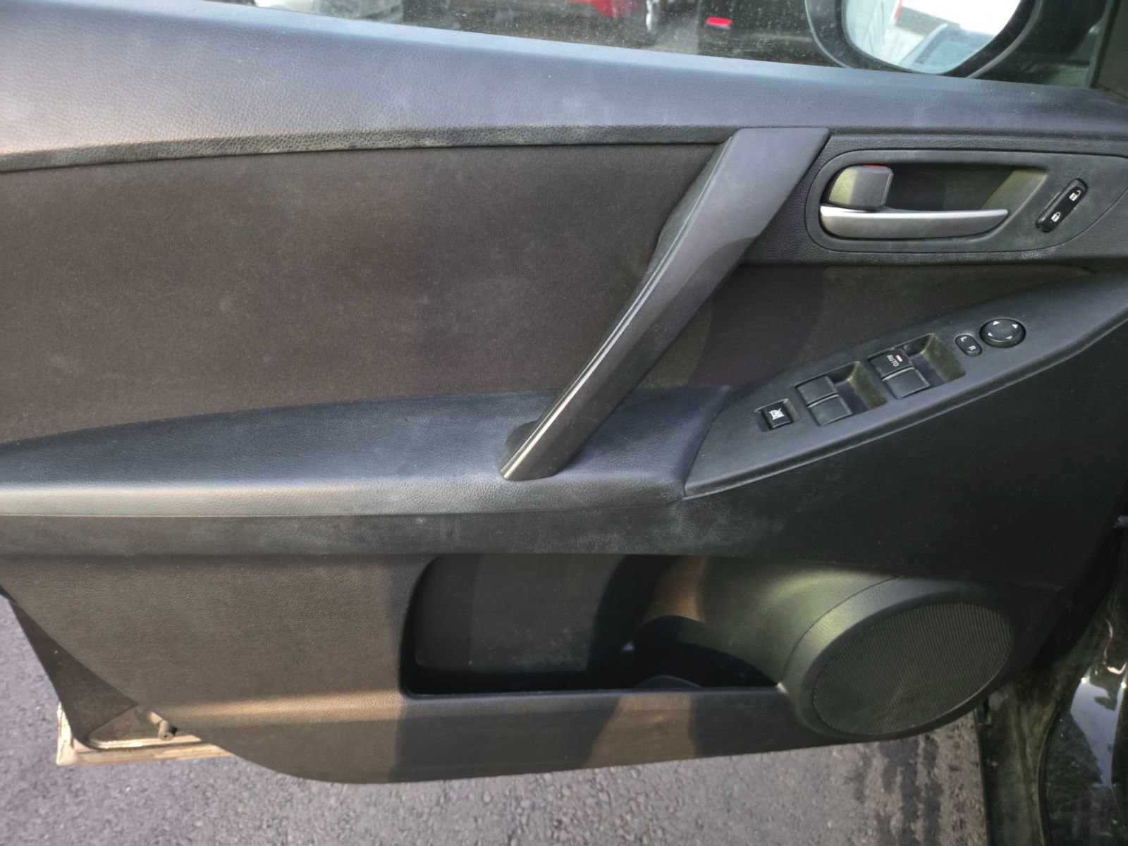 Used 2010 MAZDA MAZDA3 i Touring image 5