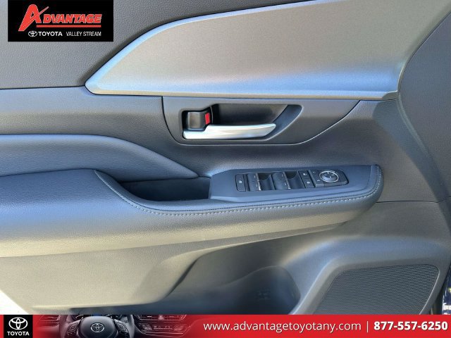 Used 2024 Toyota Grand Highlander AWD image 20