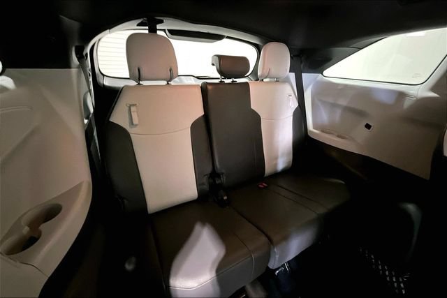 Used 2022 Toyota Sienna XSE AWD/4WD image 33