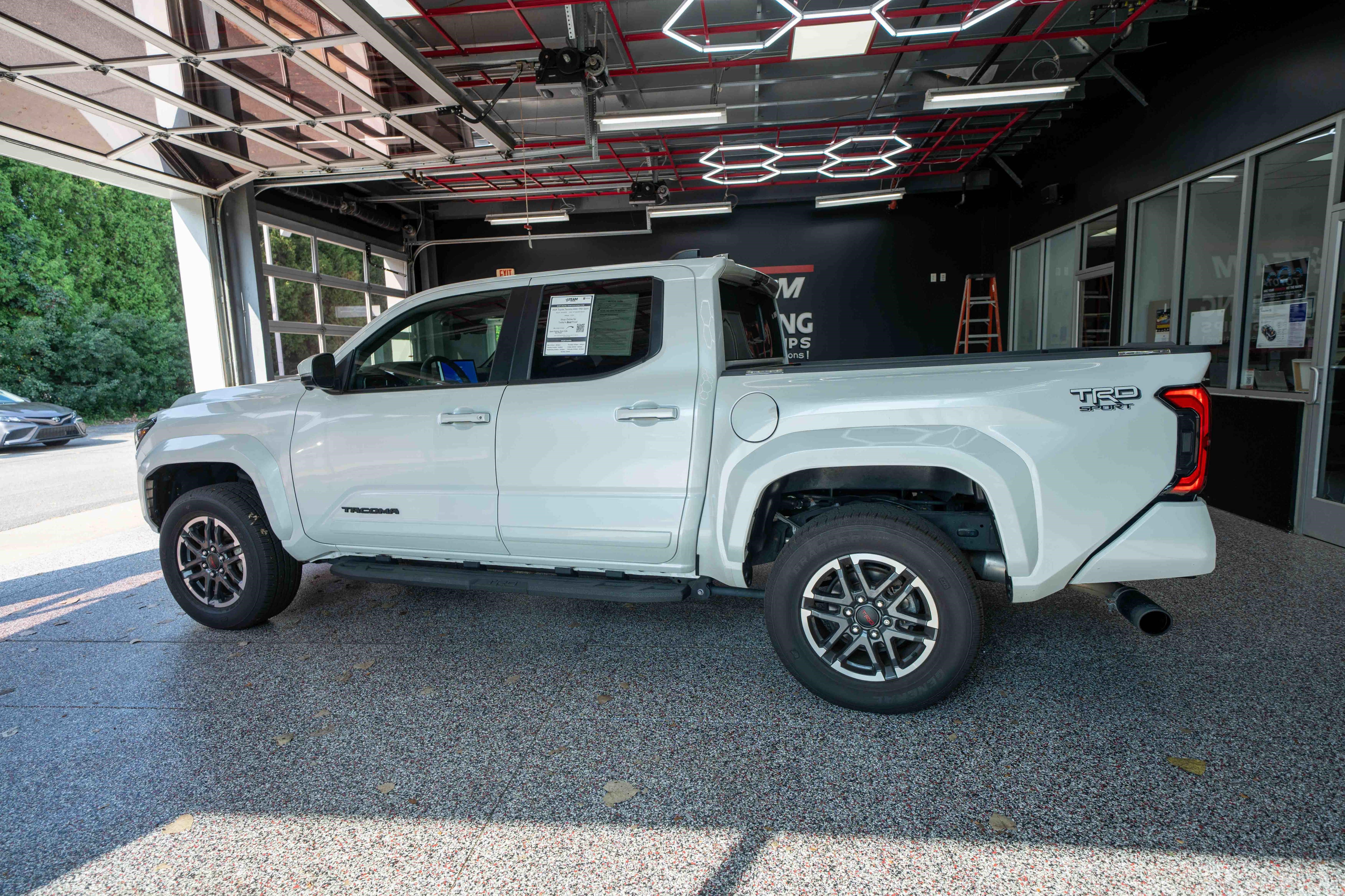 Used 2024 Toyota Tacoma TRD Sport w/ TRD Sport Premium Package AWD/4WD image 2