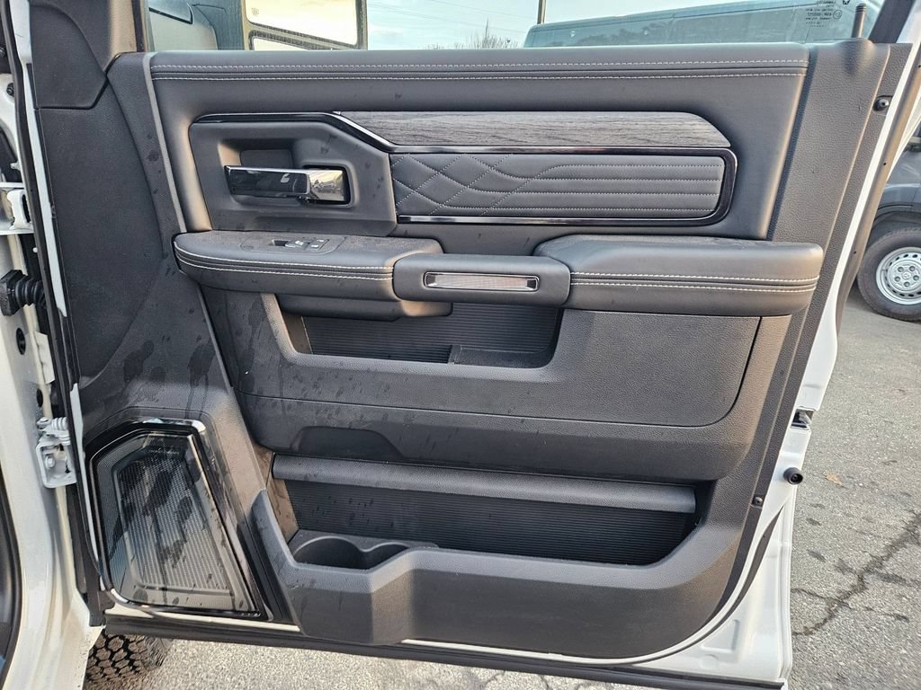 New 2026 RAM 3500 Limited AWD/4WD image 18