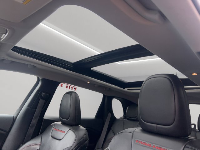 Used 2022 Jeep Cherokee Trailhawk w/ Sun, Sound & Nav Group AWD/4WD image 3