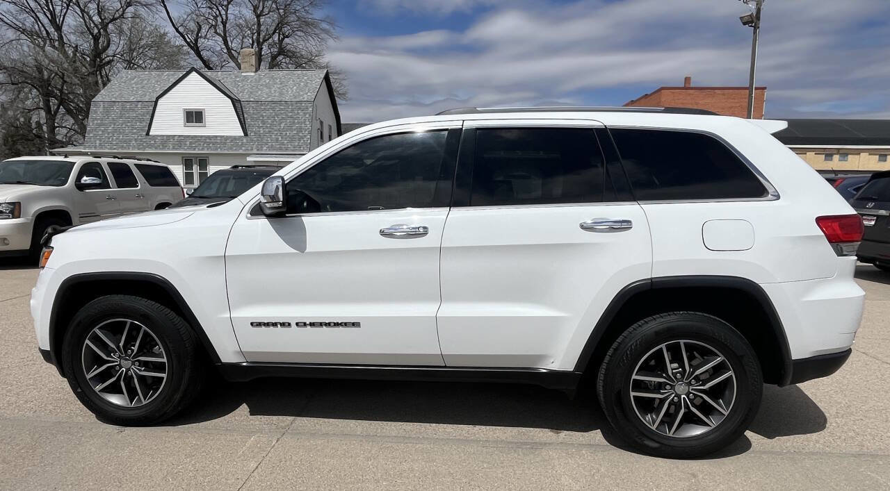 Used 2017 Jeep Grand Cherokee Limited image 12