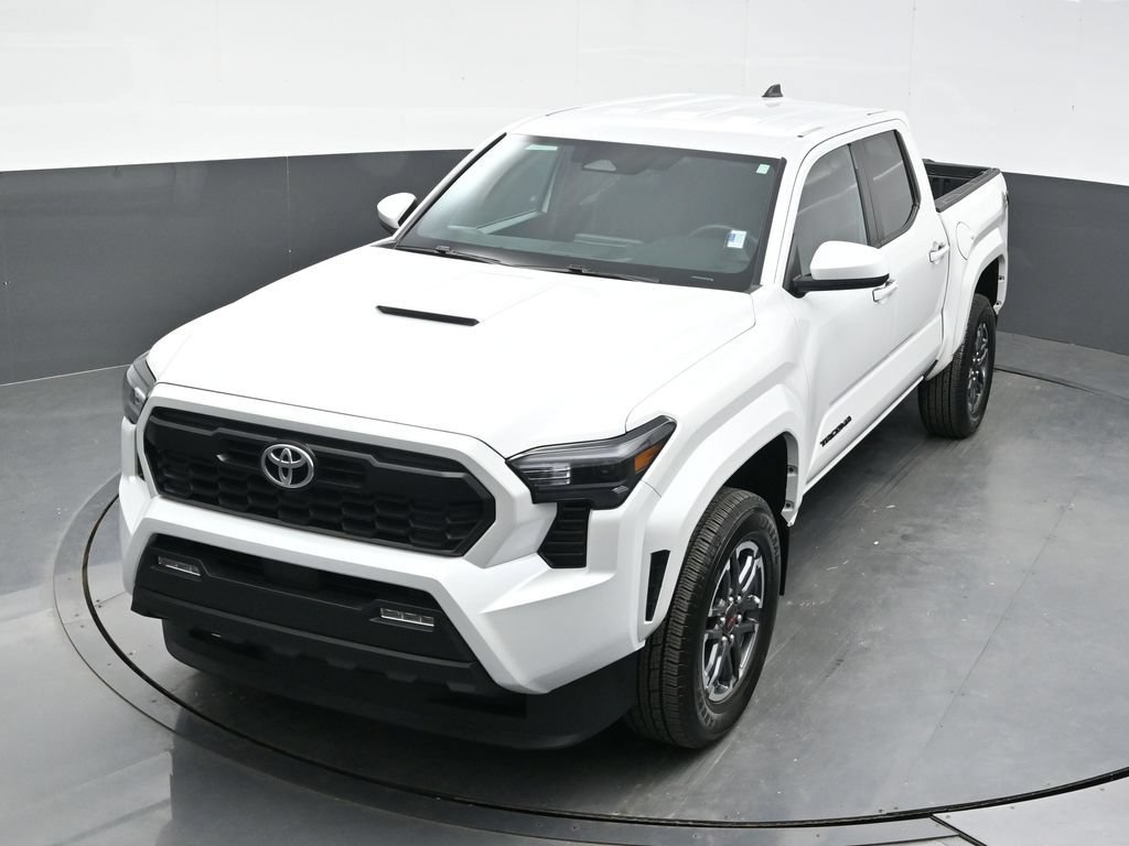 Used 2024 Toyota Tacoma TRD Sport AWD/4WD image 31