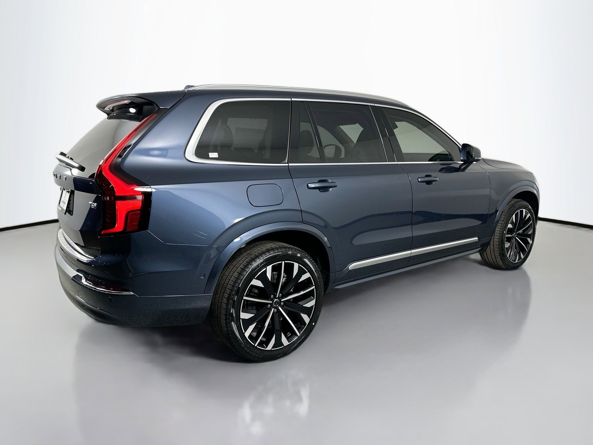 New 2026 Volvo XC90 T8 Ultra w/ Protection Package Premier image 6