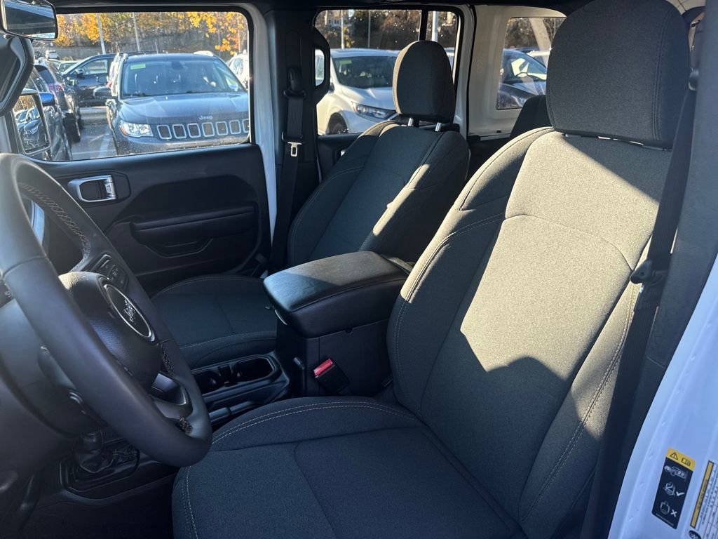 Used 2024 Jeep Wrangler Unlimited image 15