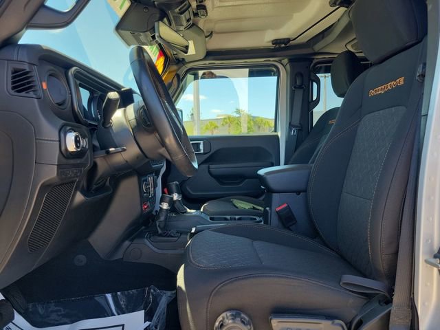 Used 2024 Jeep Gladiator Mojave w/ Technology Group AWD/4WD image 14